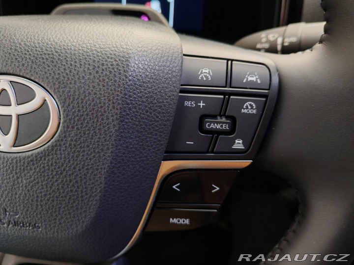 Toyota Camry 2,5 Hybrid CVT Comfort 2024