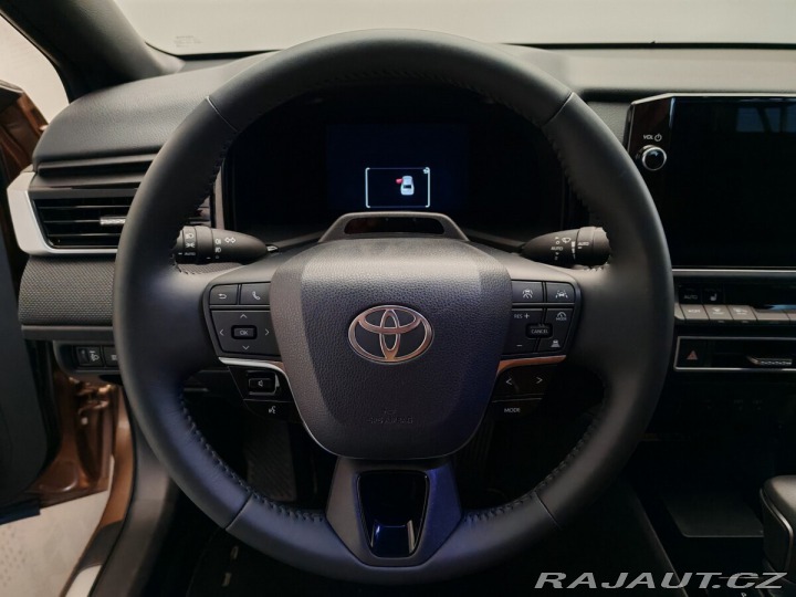Toyota Camry 2,5 Hybrid CVT Comfort 2024