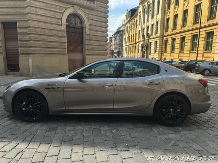 Maserati Ghibli 2022