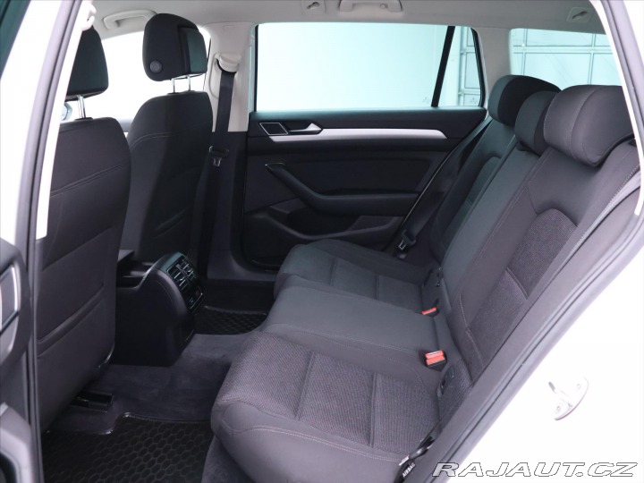 Volkswagen Passat 2,0 TDI 140kW 4M DSG CZ D 2015