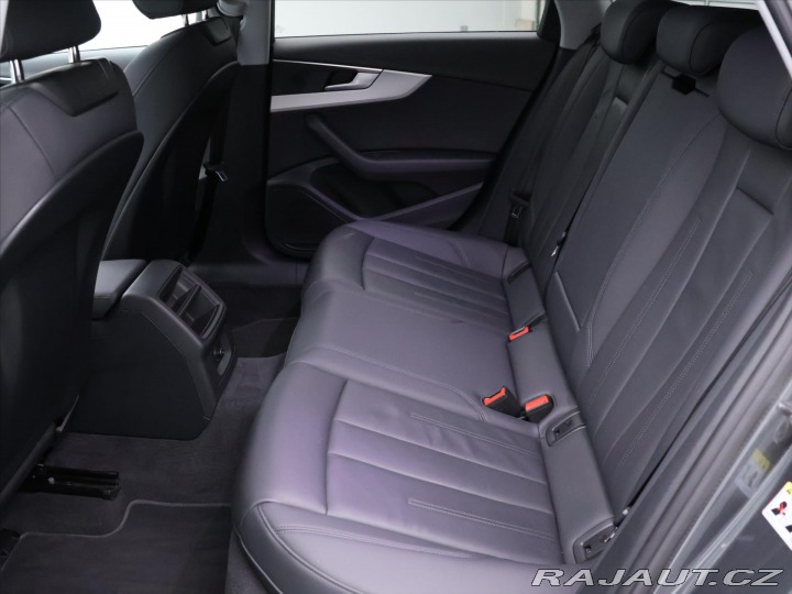 Audi A4 2,0 TDI S-line Virtual DP 2022