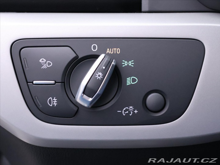 Audi A4 2,0 TDI S-line Virtual DP 2022