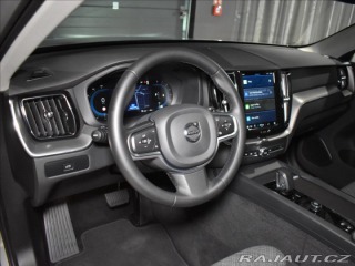 Volvo XC60 2,0 B4 FWD Core BLIS,bezk 2023