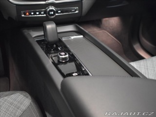 Volvo XC60 2,0 B4 FWD Core BLIS,bezk 2023