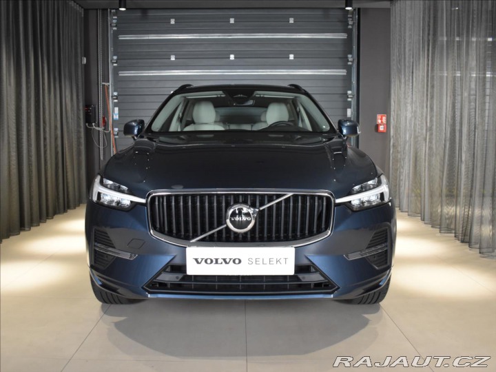 Volvo XC60 2,0 B4 AWD Core ,bezklíč 2023