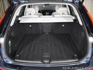 Volvo XC60 2,0 B4 AWD Core ,bezklíč 2023