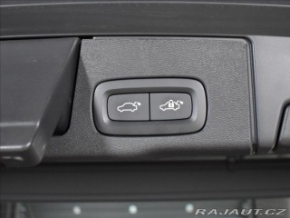 Volvo XC60 2,0 B4 AWD Core ,bezklíč 2023