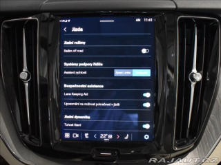 Volvo XC60 2,0 B4 AWD Core ,bezklíč 2023