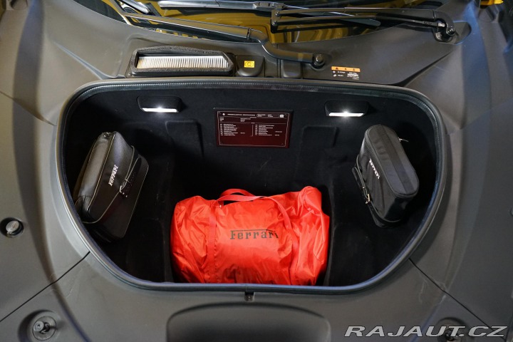 Ferrari F8 Spider LIFT LED ACC P-Dis 2023