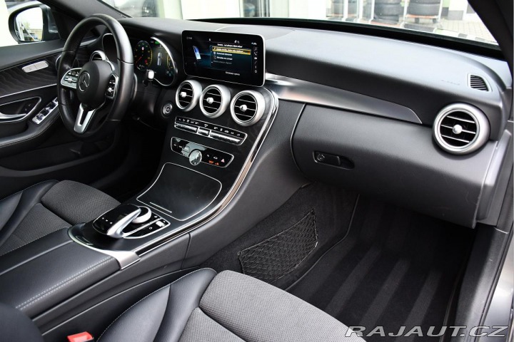 Mercedes-Benz C 300de ACC TAŽNÉ LED CARPL 2020