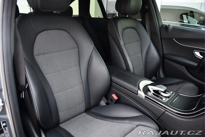 Mercedes-Benz C 300de pHEV REZERVACE 2020