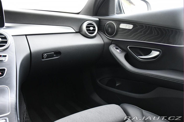 Mercedes-Benz C 300de pHEV TAŽNÉ LED CARP 2020