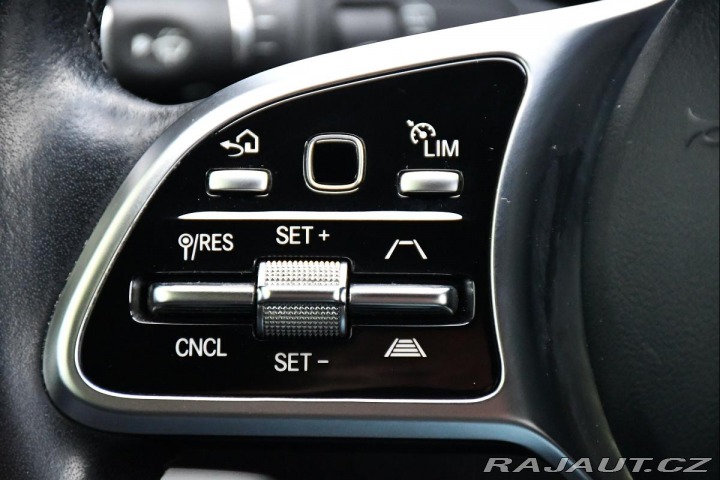 Mercedes-Benz C 300de ACC TAŽNÉ LED CARPL 2020