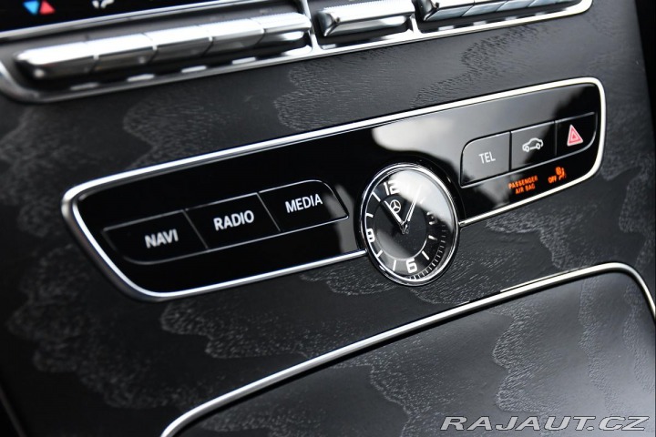 Mercedes-Benz C 300de ACC TAŽNÉ LED CARPL 2020