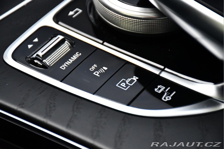 Mercedes-Benz C 300de pHEV TAŽNÉ LED CARP 2020
