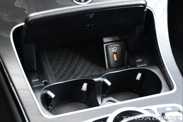 Mercedes-Benz C 300de pHEV TAŽNÉ LED CARP 2020