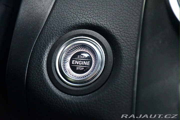 Mercedes-Benz C 300de pHEV REZERVACE 2020