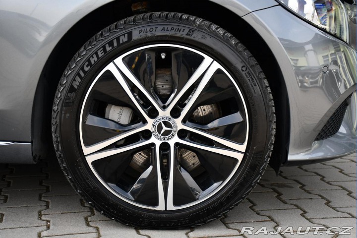 Mercedes-Benz C 300de pHEV TAŽNÉ LED CARP 2020