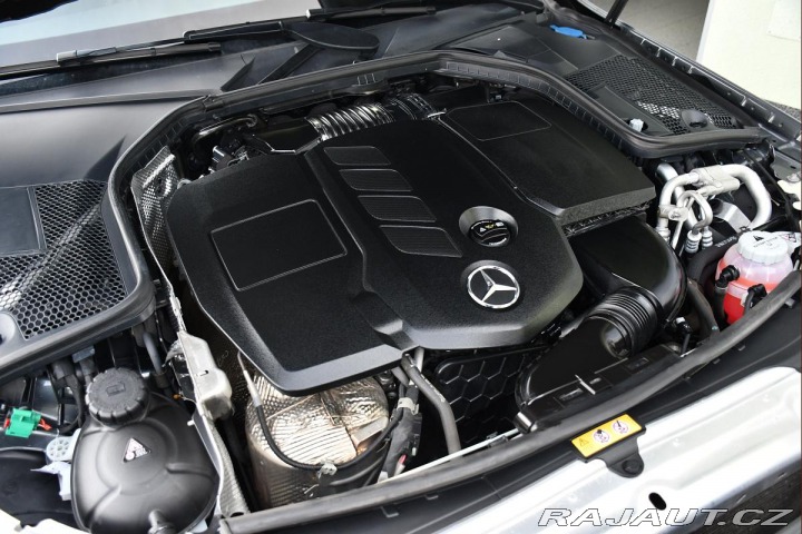 Mercedes-Benz C 300de pHEV TAŽNÉ LED CARP 2020