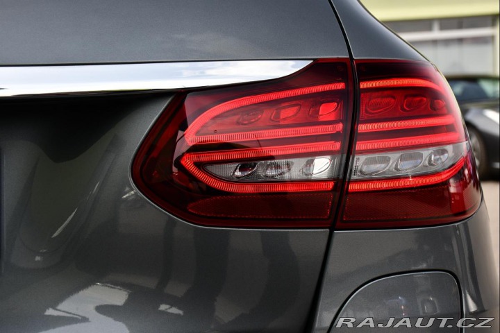 Mercedes-Benz C 300de ACC TAŽNÉ LED CARPL 2020