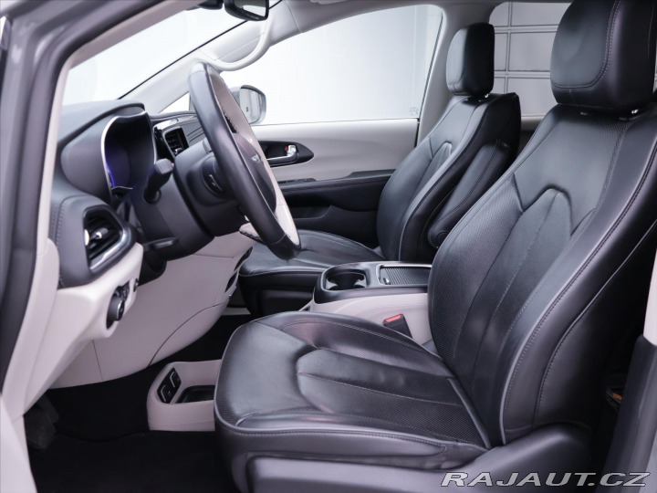 Chrysler Pacifica 3,6 L 211kW V6 8-Míst ACC 2020