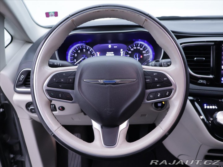 Chrysler Pacifica 3,6 L 211kW V6 8-Míst ACC 2020