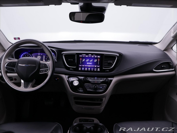 Chrysler Pacifica 3,6 L 211kW V6 8-Míst ACC 2020
