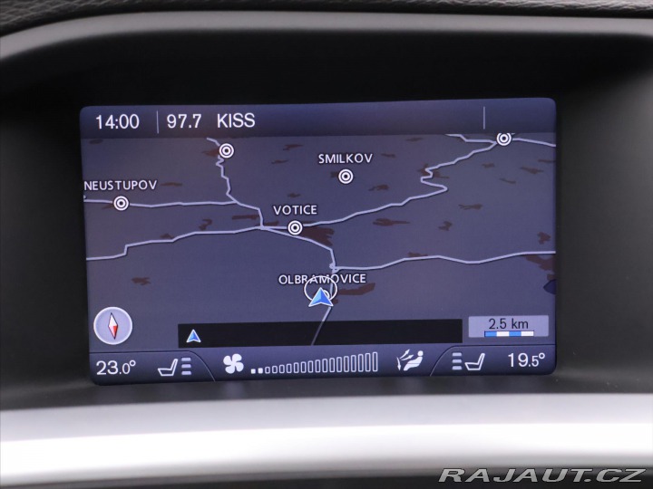 Volvo V60 2,0 D4 120kW Aut. MOMENTU 2011