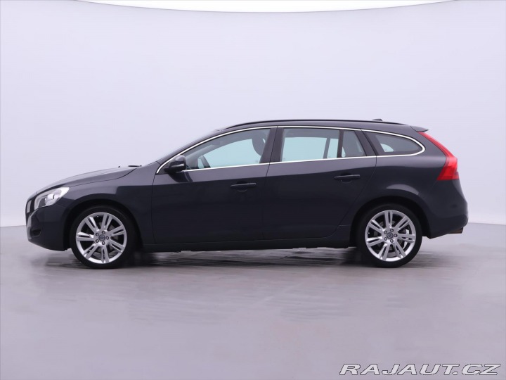 Volvo V60 2,0 D4 120kW Aut. MOMENTU 2011