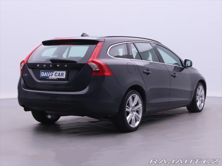 Volvo V60 2,0 D4 120kW Aut. MOMENTU 2011