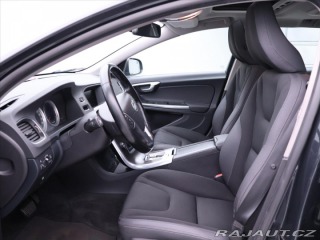 Volvo V60 2,0 D4 120kW Aut. MOMENTU 2011