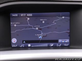 Volvo V60 2,0 D4 120kW Aut. MOMENTU 2011