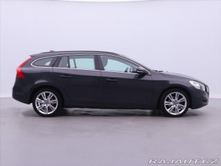 Volvo V60 2,0 D4 120kW Aut. MOMENTU 2011