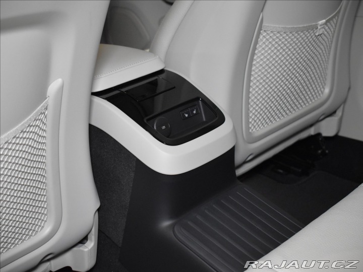 Volvo V60 2,0 T6 AWD Plus Dark 2025