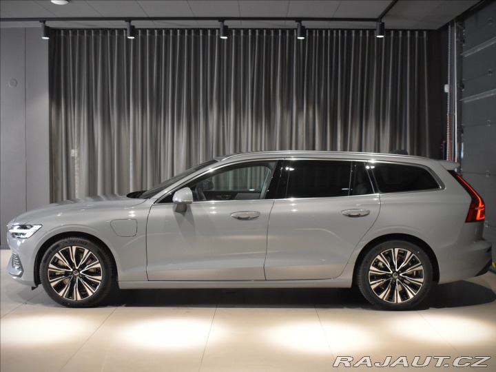 Volvo V60 2,0 T6 AWD Plus Dark 2025