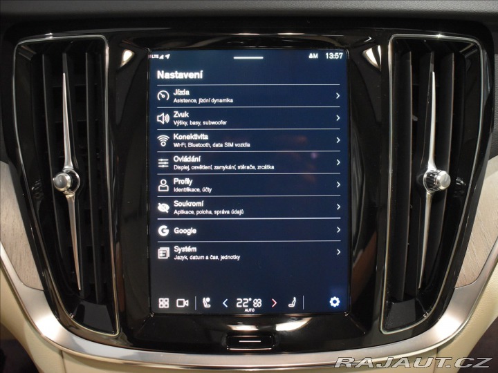 Volvo V60 2,0 T6 AWD Plus Dark 2025