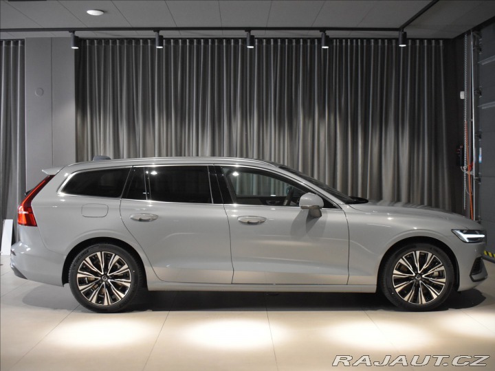 Volvo V60 2,0 T6 AWD Plus Dark 2025