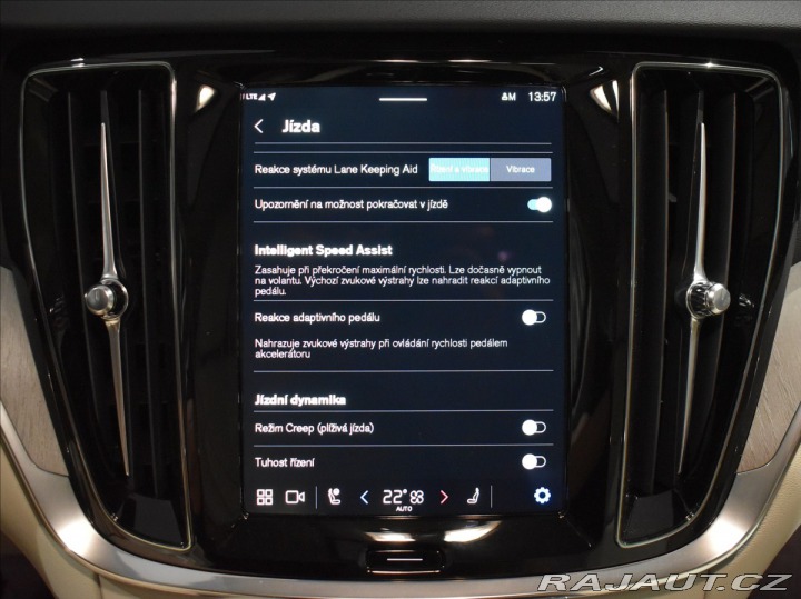 Volvo V60 2,0 T6 AWD Plus Dark 2025