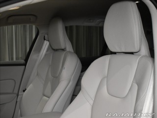 Volvo V60 2,0 T6 AWD Plus Dark 2025