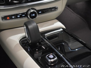 Volvo V60 2,0 T6 AWD Plus Dark 2025