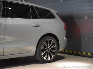 Volvo V60 2,0 T6 AWD Plus Dark 2025