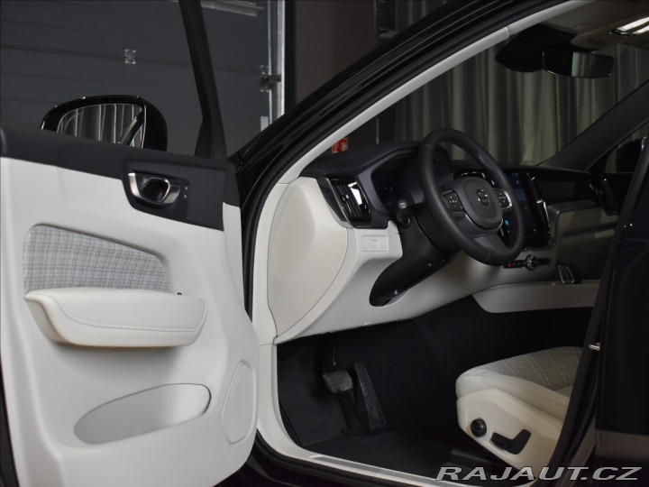 Volvo XC60 2,0 B5 AWD Core 2025