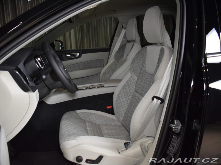 Volvo XC60 2,0 B5 AWD Core 2025