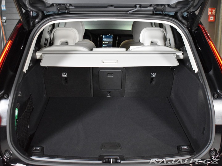 Volvo XC60 2,0 B5 AWD Core 2025