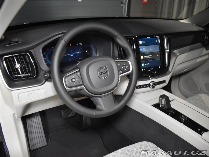 Volvo XC60 2,0 B5 AWD Core 2025
