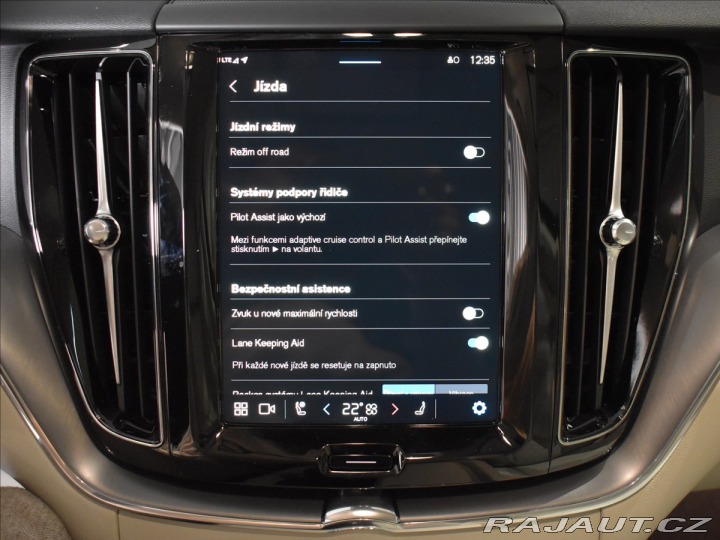 Volvo XC60 2,0 B5 AWD Core 2025