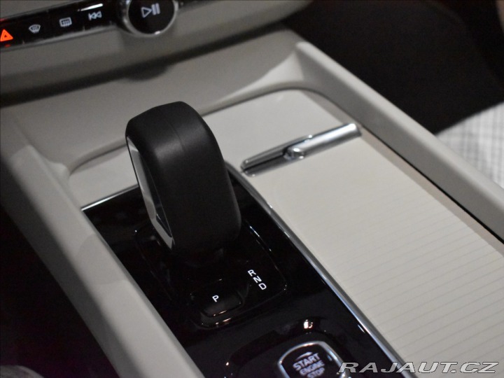 Volvo XC60 2,0 B5 AWD Core 2025