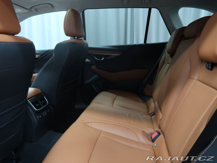 Subaru Outback TOURING 4X4; předváděcí v 2025