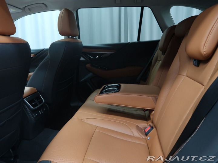 Subaru Outback TOURING 4X4; předváděcí v 2025
