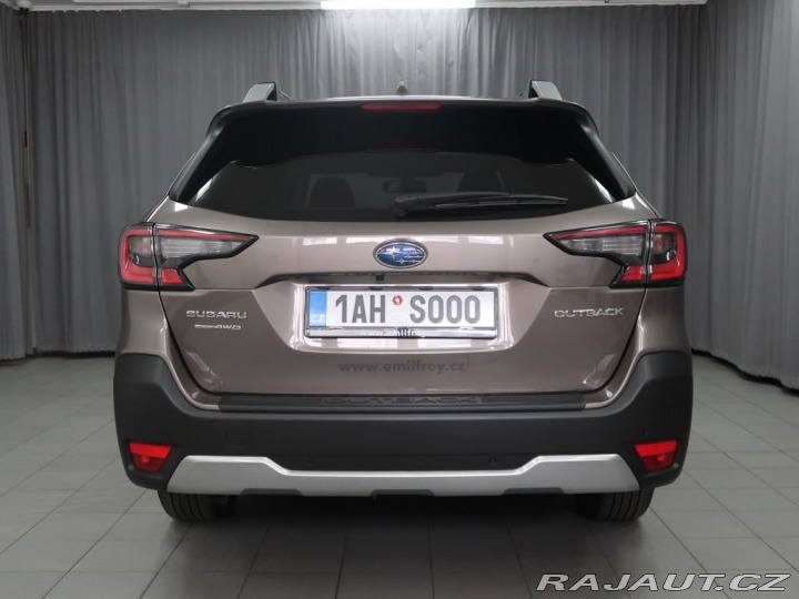 Subaru Outback TOURING 4X4; předváděcí v 2025